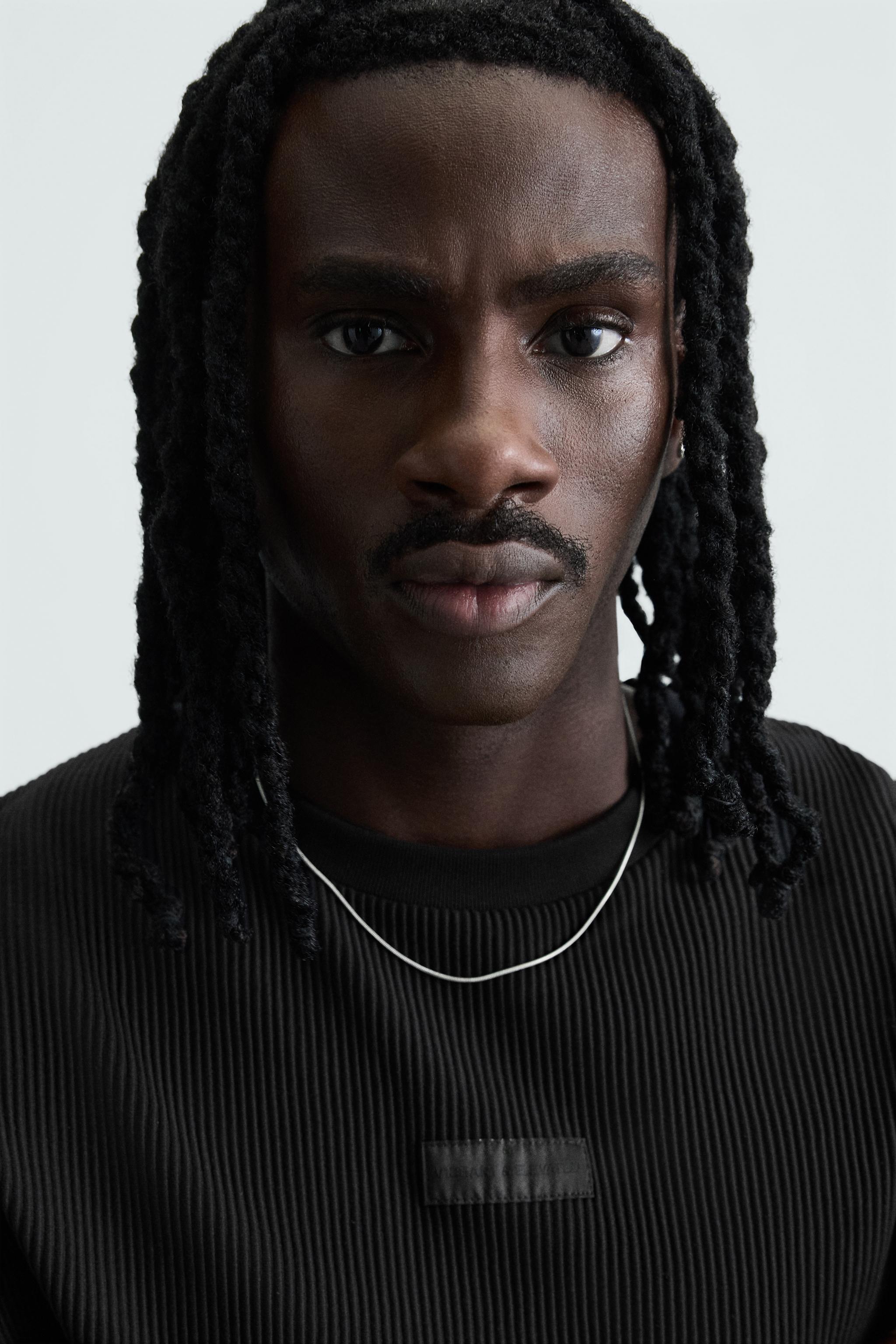 VERTICAL TEXTURED T-SHIRT